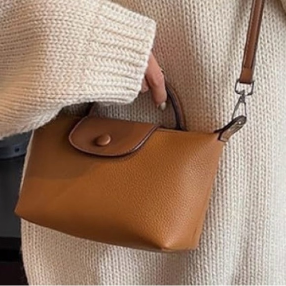 Designer look small vegan leather bag honey brown luxury look crossbody - Picture 1 of 3